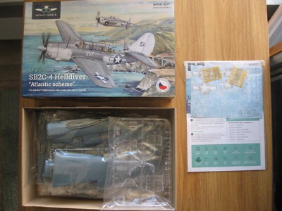 INFINITY 3202 Curtiss SB2C-4 Helldiver ''Atlantic Scheme'' 1:32