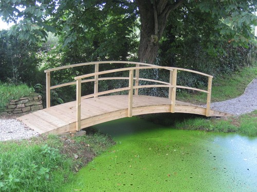 LARGE KOI POND PEDESTRIAN BRIDGE FOR PARKS, GARDENS, STREAMS OR RIVERS - Picture 4 of 6