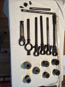 VINTAGE LOT OF DIES AND HOLDERS 15 PIECES INCLUDES; TOLEDO, NYE & LITTLE GIANT