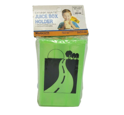 VINTAGE WOOLWORTH DRINK-MATE JUICE BOX HOLDER GREEN W/ ROAD PLASTIC IN PACKAGE