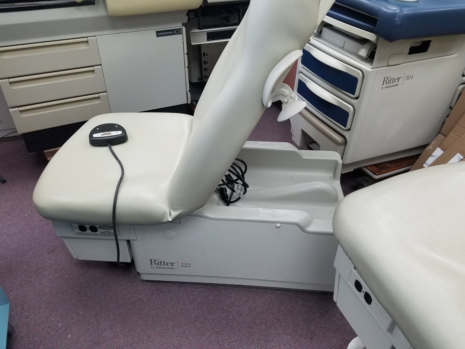 Midmark/Ritter 225 ADA Vertical Rise exam table Beige FREE LOCAL ...