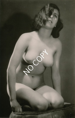Photo pretty young woman nude art photographer unique around 1960 x175