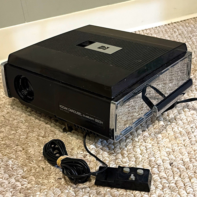 Kodak Carousel Custom 860H 35mm Desktop Slide Projector Auto Focus Timer Remote