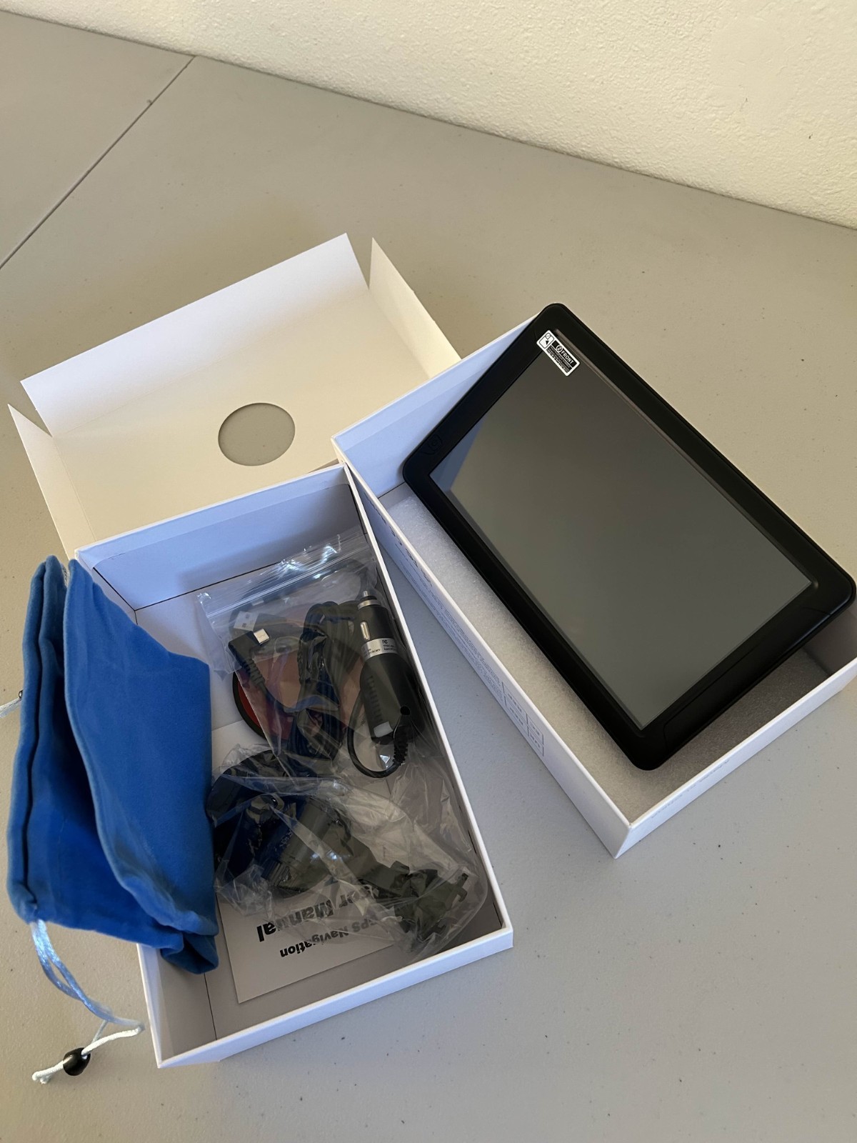 9" Truck/RV GPS Navigator, 2025 Maps, HD Touch, Custom Routing, Safety Alerts