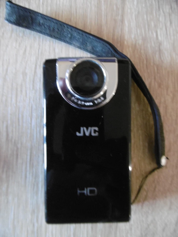 Videocamera JVC Picsio GC-FM2BE & Accessories - Image 2 of 4