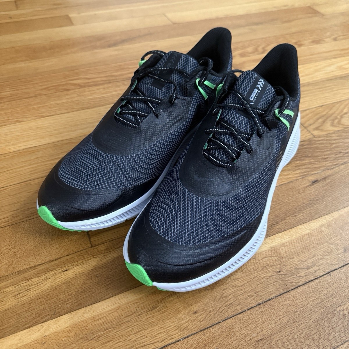 Nike Quest 3 Shield Black White Running Shoes Mens Size 12  display picture 2