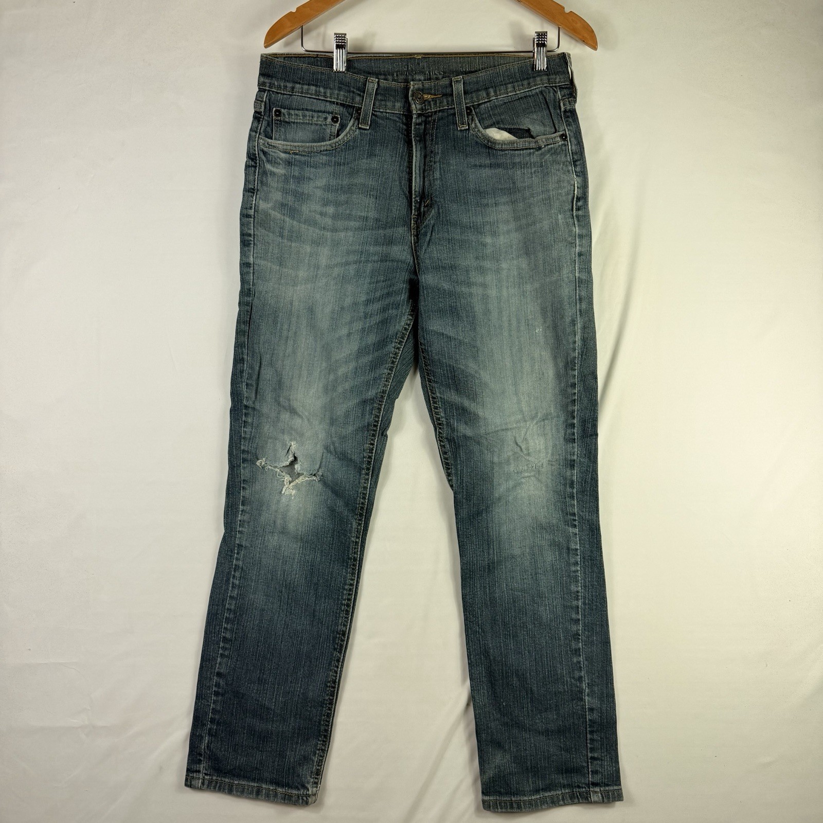 Levi’s Signature Jeans Men's 32x30 Blue Athletic Fit Straight Leg Denim Stretch