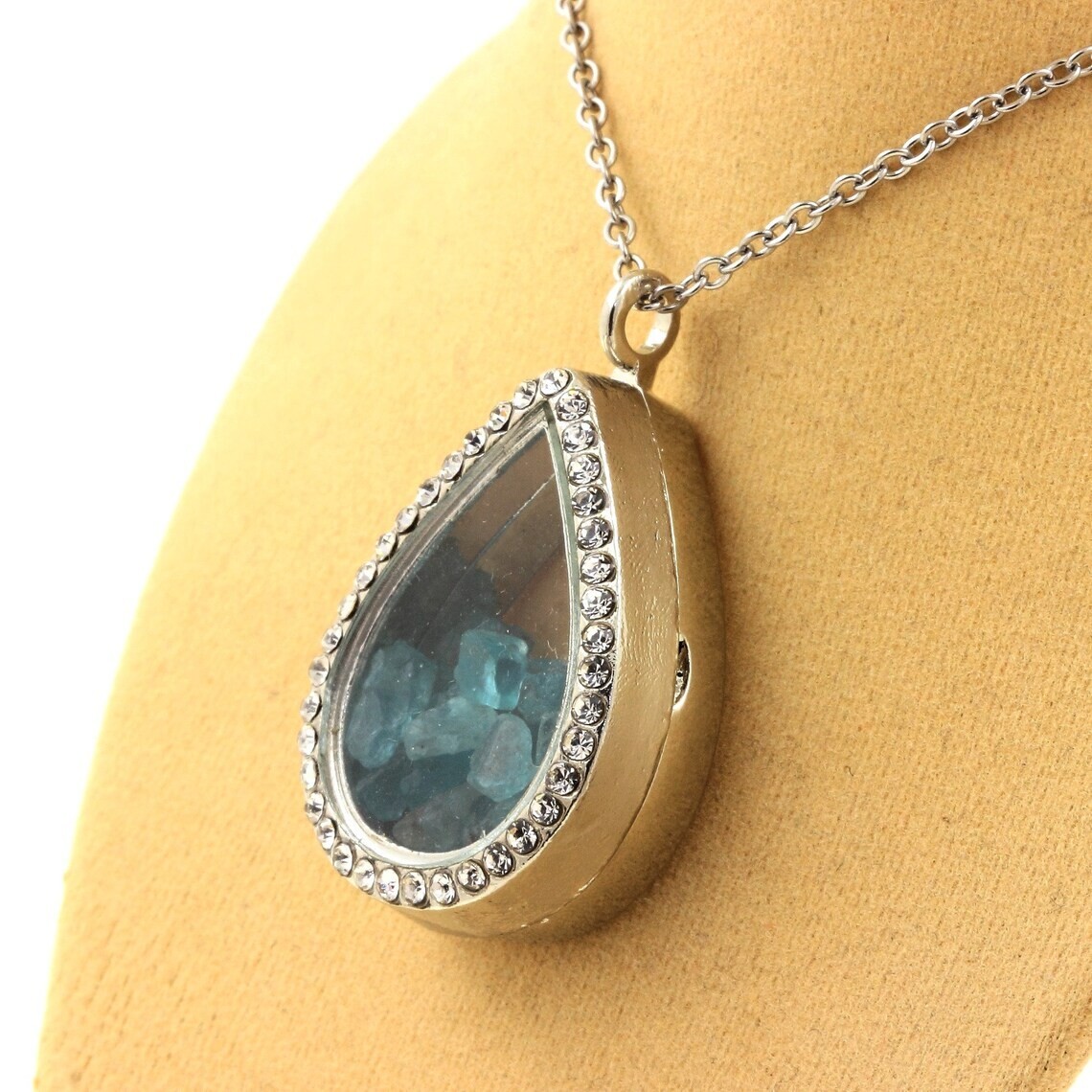 Pendentif Apatite Paraiba brut goutte, le cadeau symbolique pour une femme inspirée