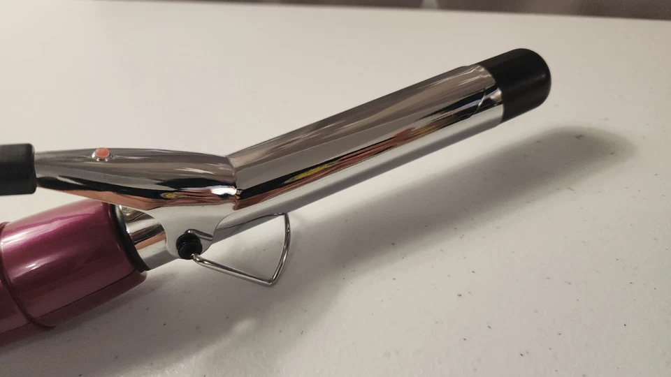 Remington 1" Curling Iron | Chrome Barrel, 2 Heat Settings, High Heat, Cool Tip - Image 3 of 4