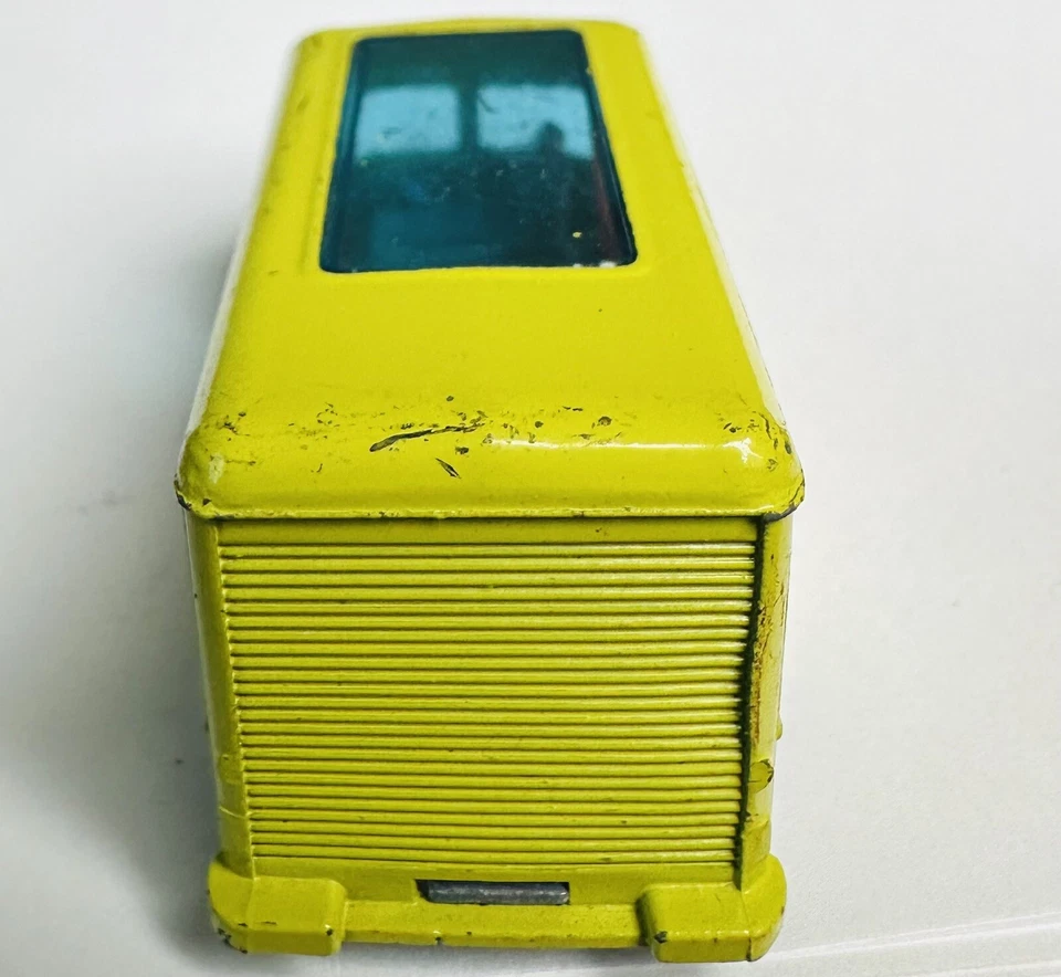 Camión de reparto Huskey Commer Walk-Thru Van Chartreuse 1965 vintage verde 2,5" Foto 4 de 4