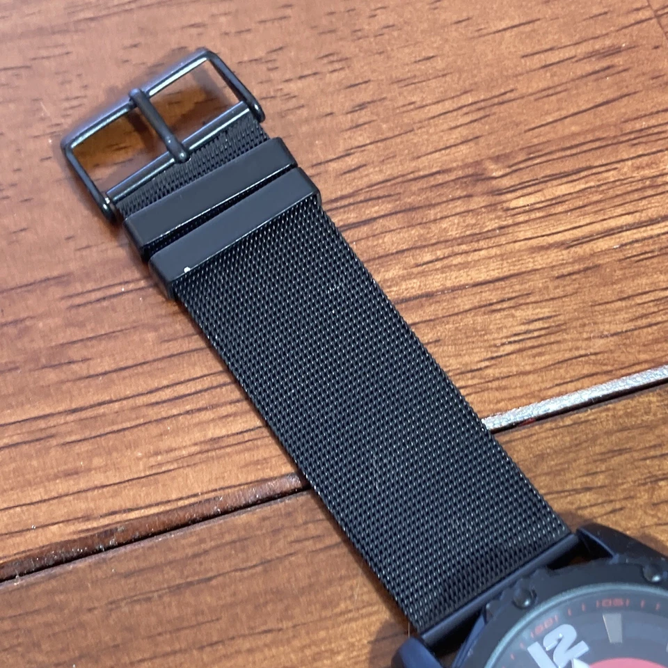 Reloj Marvel Deadpool para Hombres Rojo Negro Logo Cuadrante Estuche de Metal y Banda Funciona Accutime Foto 4 de 4