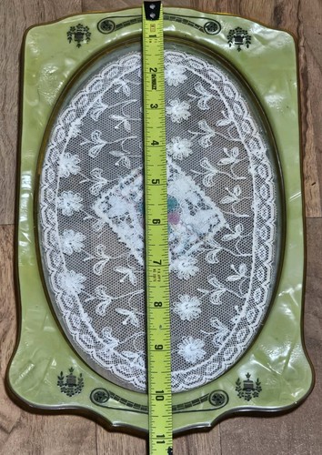 Vintage Zelluloid Kommode Tablett Blumenspitze unter Glas mit grünen Art Deco Kanten - Bild 6 von 7