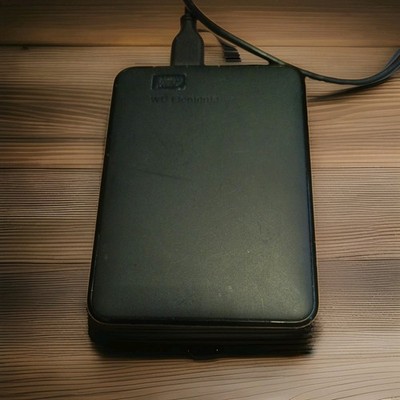 WD Elements  2 TB Festplatte extern Schwarz.Gebraucht.Formatiert.Bilder Ansehen.
