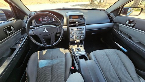 2010 Mitsubishi Galant FE - Picture 9 of 28