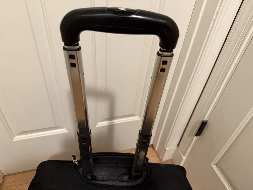 Delsey Lightweight 4-Wheeled Under Seat Carry On Suitcase Black - Image 4 of 4