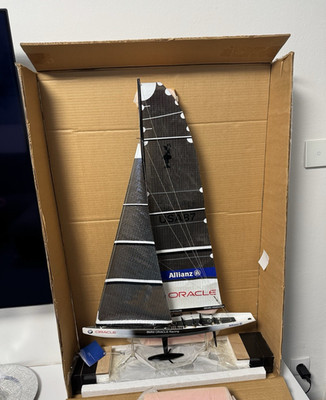 Abordage BMW Oracle Racing Yacht Modell 2007   America's Cup Boats Nachbildung