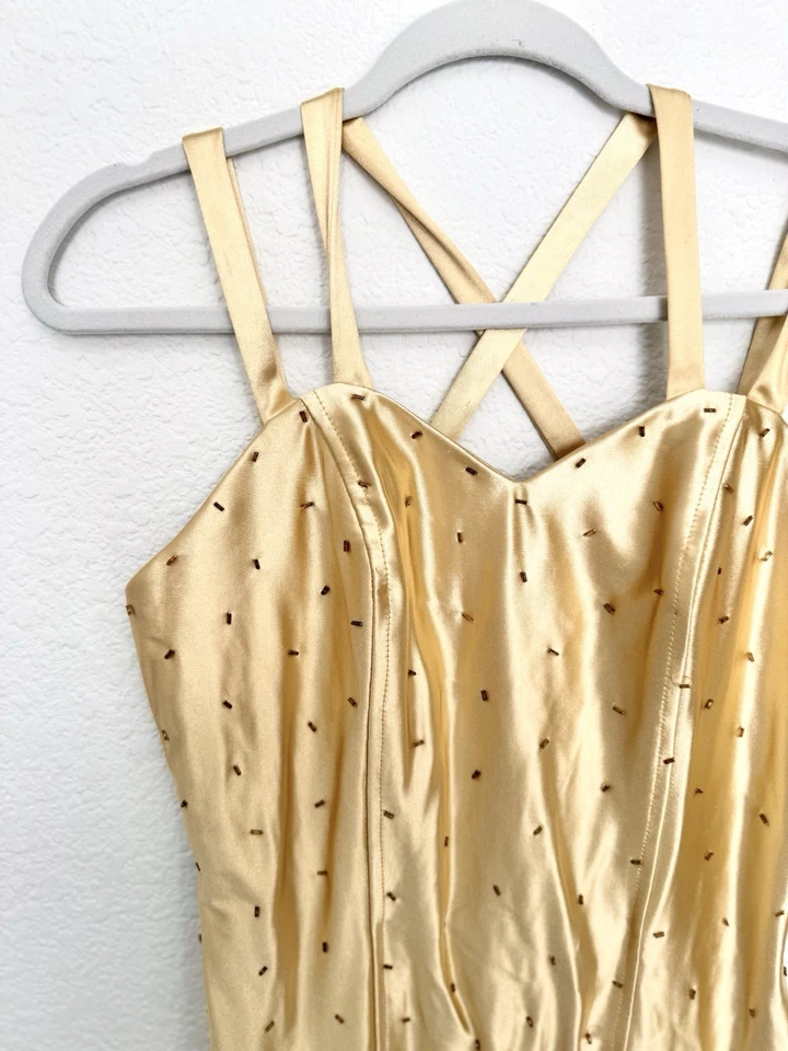 Vestido maxi bainha coquetel vintage anos 50 anos 60 dourado seda cetim frisado à mão - Imagem 2 de 4