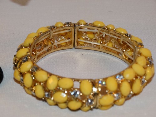 COOLES STRETCH ARMBAND & OHRSTECKER GELBE PERLEN & STRASS GOLDFARBEN - Bild 6 von 6