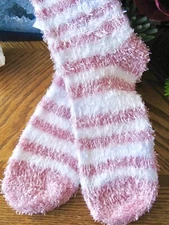 New Women’s Pink & White Striped Eyelash Texture Fuzzy Lounge Socks