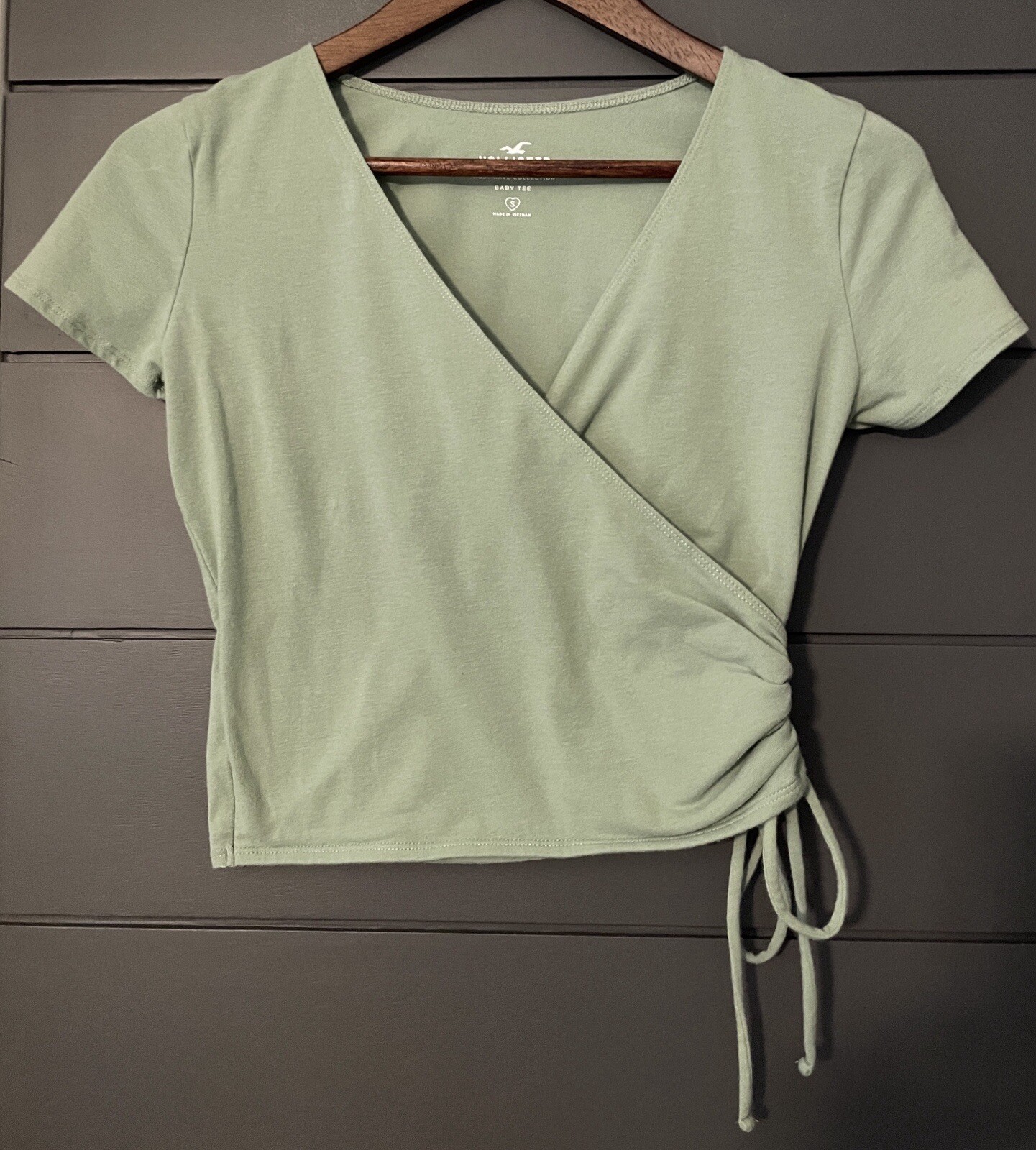 Hollister Must-Have Collection Baby Tee Green Size S Small