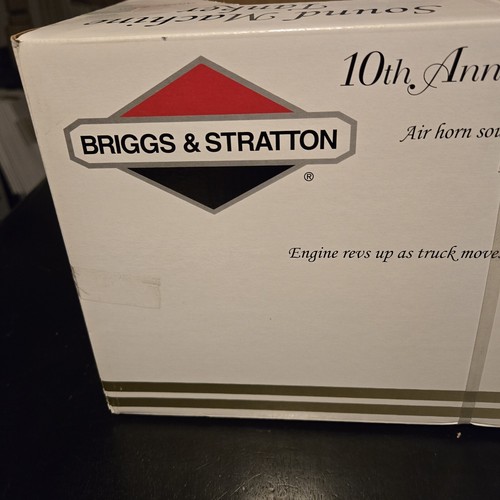 Briggs & Stratton 10th Anniversary Collector Series 2003 Sound Machine Tanker - Picture 8 of 11