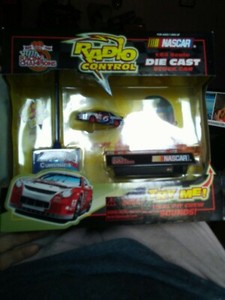 Nascar Racing Champions Valvoline Radio Control 1:64 Scale Diecast Stock Car NIB