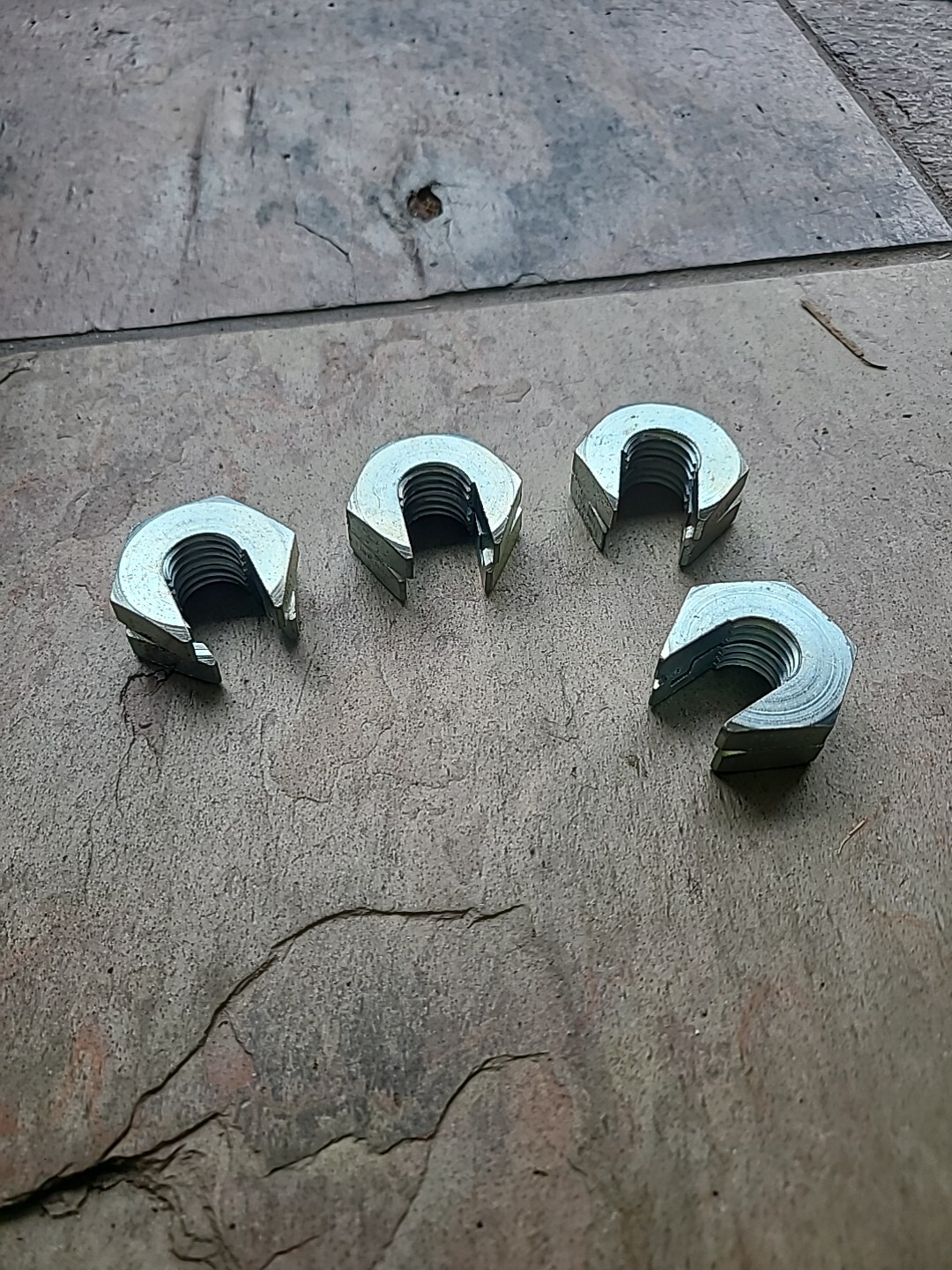 3/816 SLIPON LOCK NUT ZINC Set of 4 split nut easy nut hanger nut