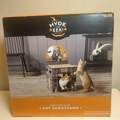 Hyde and Eek Cat Scratcher Skeleton Park Halloween Indoor New