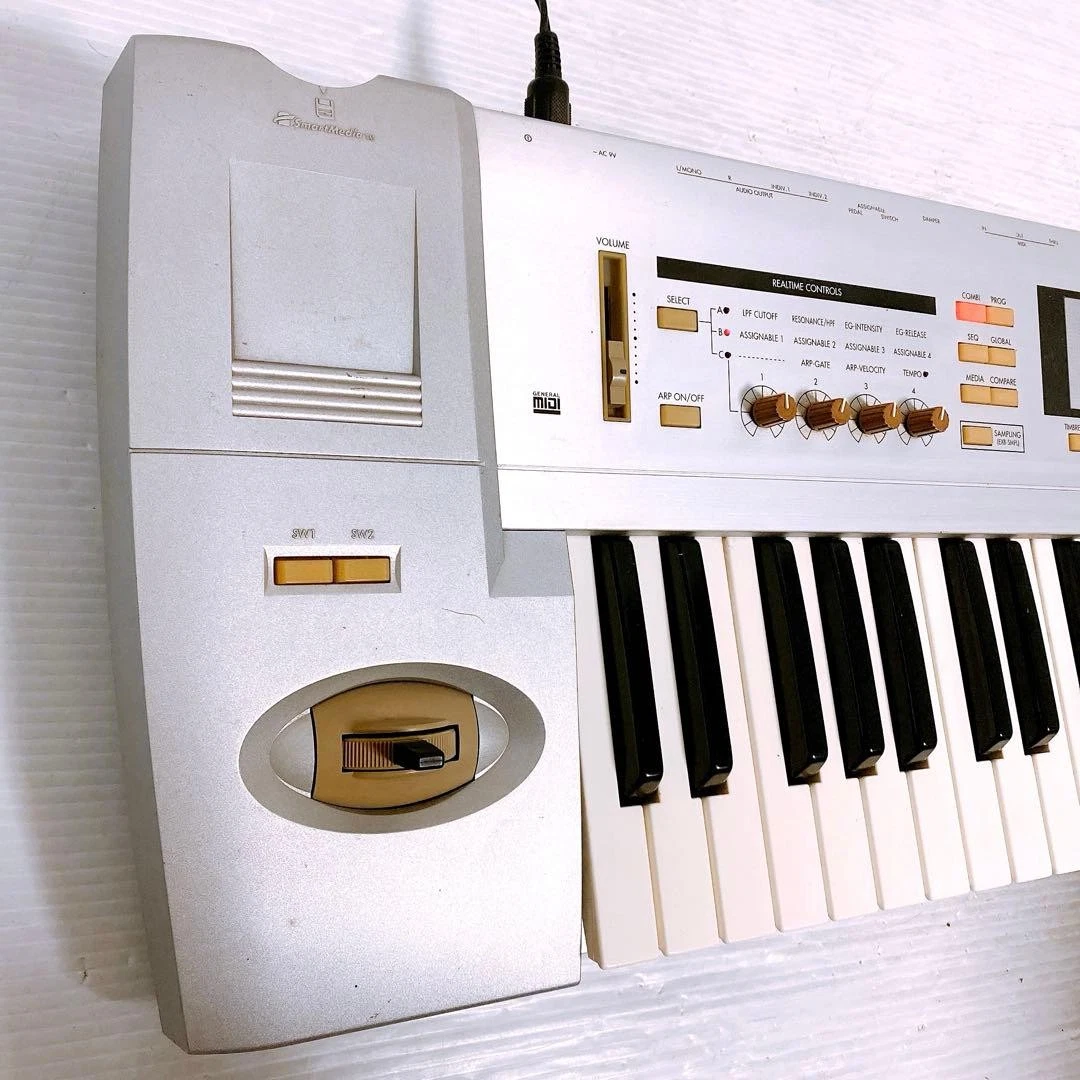 KORG TRITON Leシンセサイザー　ジャンク品 Korg Triton Le for sale | eBay
