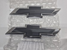2024-2026 Chevrolet Silverado Ev Front Rr Black Emblem 85632343 Genuine Oem Gm 2024-2026 Chevrolet Silverado Ev Front Rr Black Emblem 85632343 Genuine Oem Gm