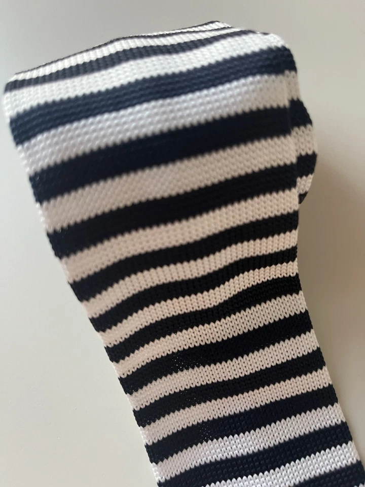 CALCETÍN D BERITE Estilo Moda Rayas Azules y Blancas Tejido Extremo Cuadrado Corbata Hecho a Mano Foto 3 de 4