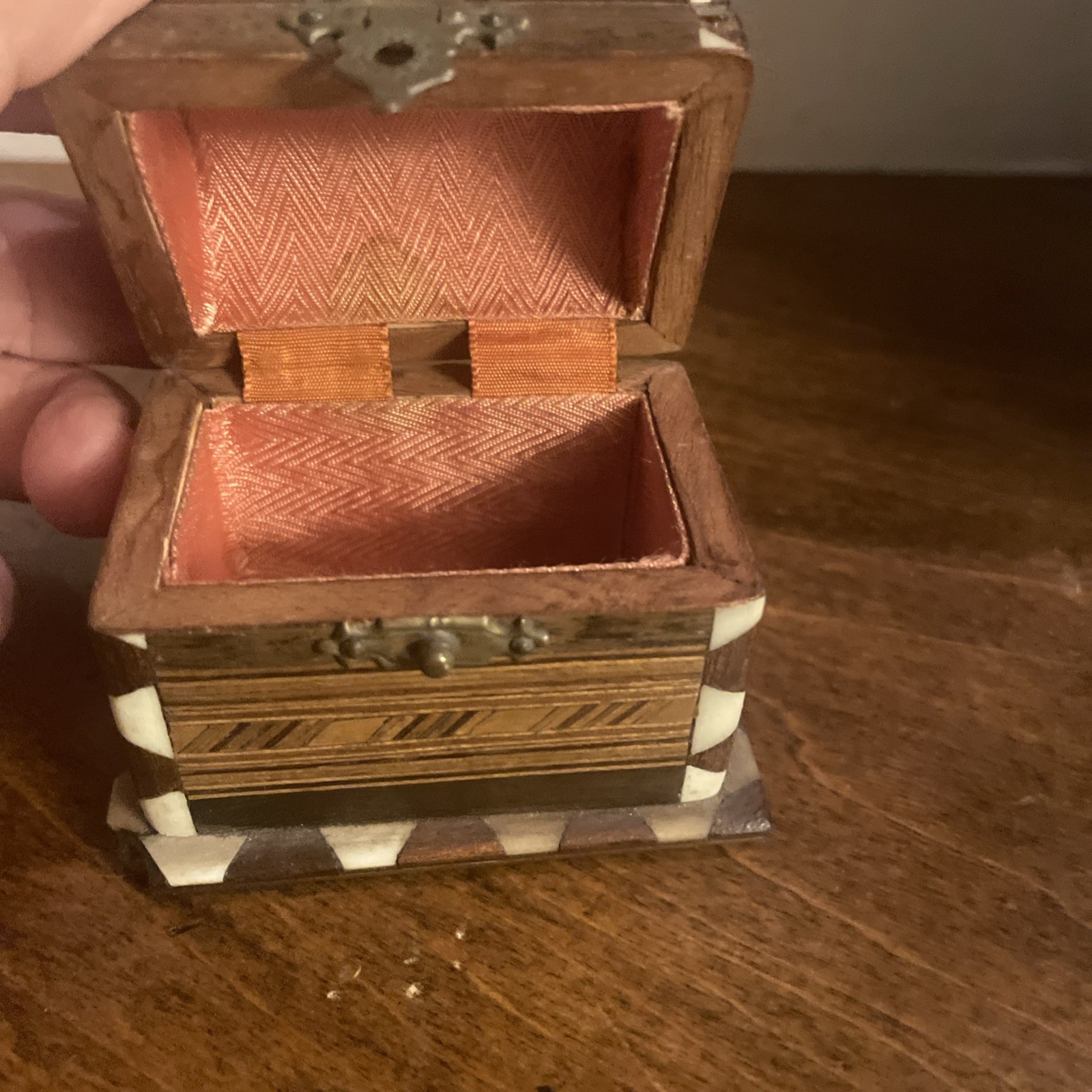 Vintage Marquetry Mother of Pearl Mosaic Inlay Trinket Box