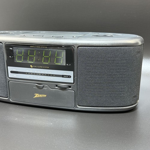 Vintage Zenith ZG320M Alarm Clock Radio Cassette Player Dual Alarm AM FM Stereo - Picture 3 of 10
