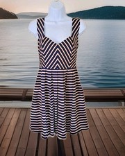 Monteau Los Angeles Dress M Navy Tan Stripe Fit Flare Sleeveless Side Zip Pleats