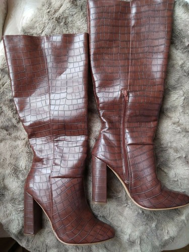 JUSTFAB \