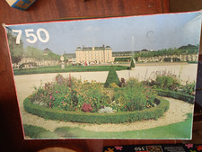 jigsaw 750 Palace Garden very rare heaps of blue sky and rose garden