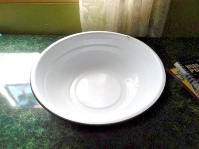VINTAGE ENAMEL WARE Farm House WASH BASIN  14.5'' X 4.''5  BLACK RIM ~ FREE SHIP~