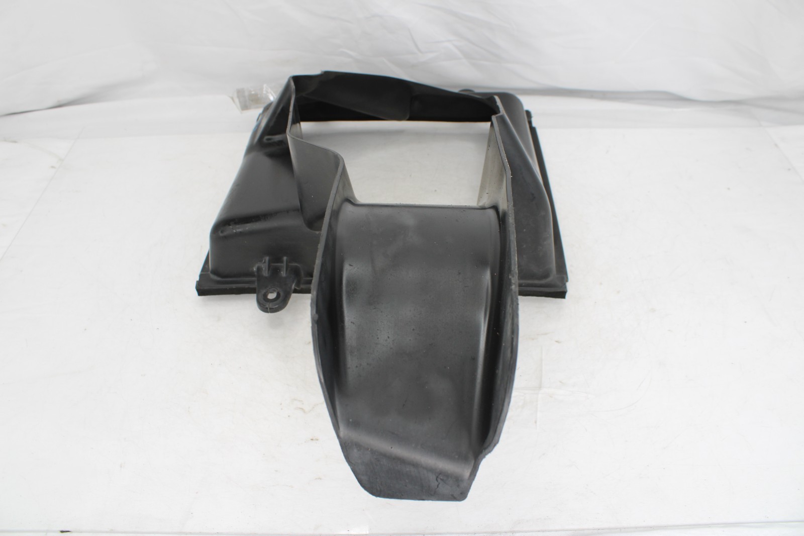 14-18 Maserati Ghibli M157 Front Left Side Intercooler Duct Shroud 670004140 OEM