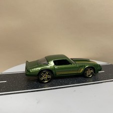 2017 Hot Wheels Walmart Exclusive Camaro Fifty #3/8 1981 Chevy Camaro Green NM