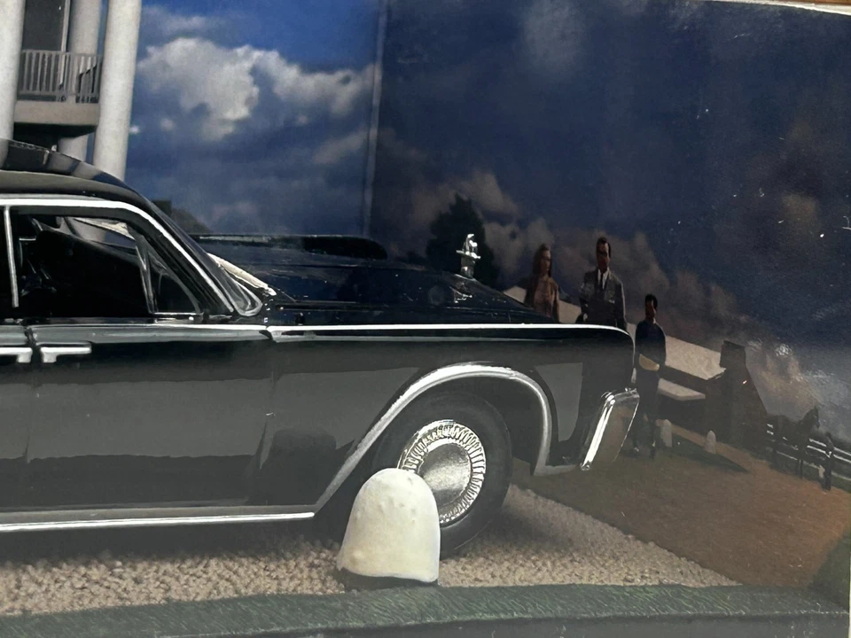 James Bond 007 Goldfinger Lincoln Continental Foto 3 de 4