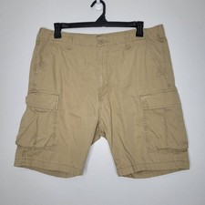 Levi's tan cargo pockets loose fit shorts size 38