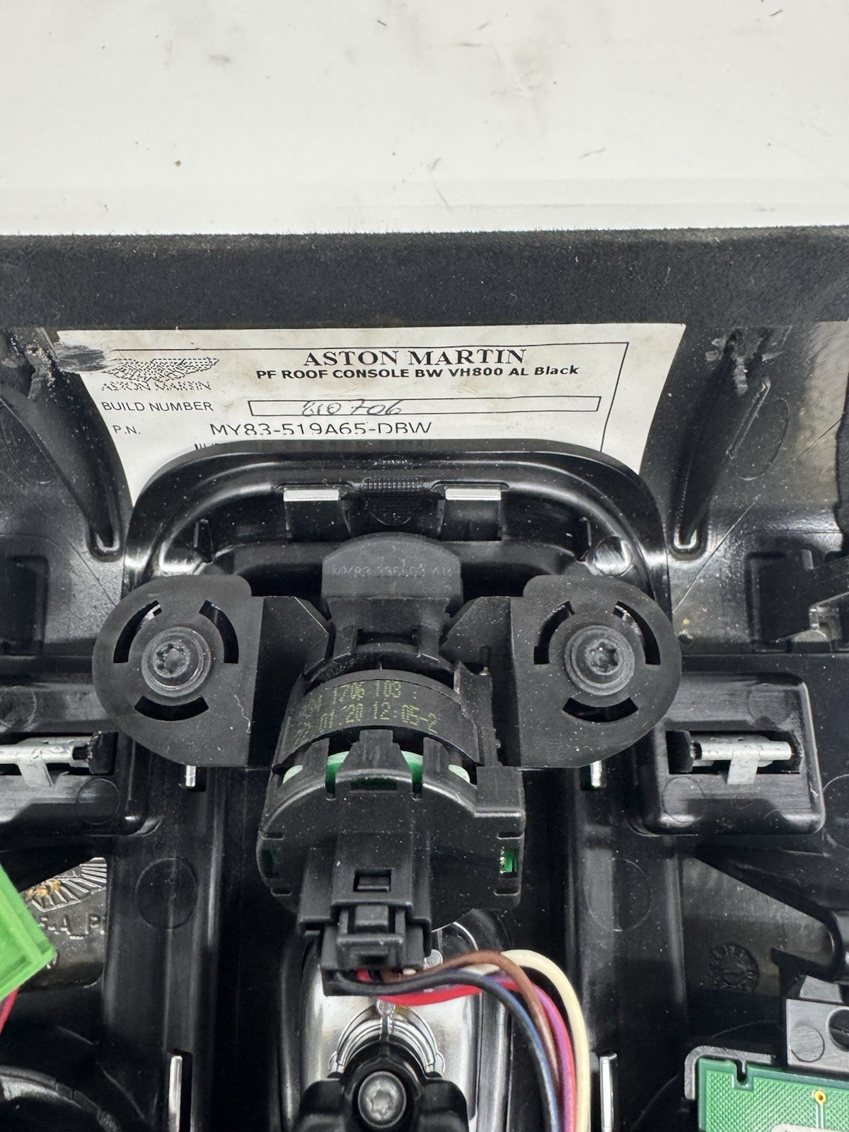 Aston Martin DBX Overhead Lamp & Panoramic Roof Switch Panel – OEM