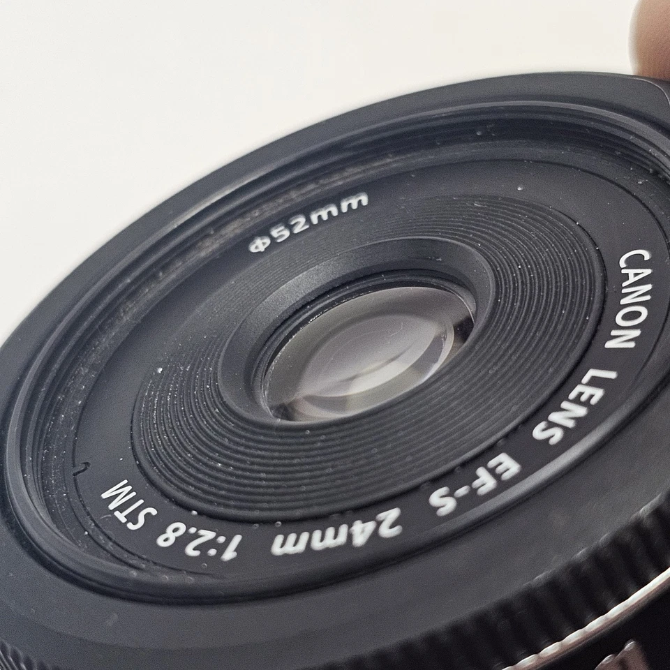 Lente Canon DSLR montura EF EF-S 24 mm f/2,8 24 mm f/2,8 SIN PROBAR COMO ESTÁ  Foto 2 de 4