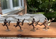 W. BRITAIN 4 ZULUS WARRIORS 147 SERIES LEAD SOLDIER VINTAGE Collectible