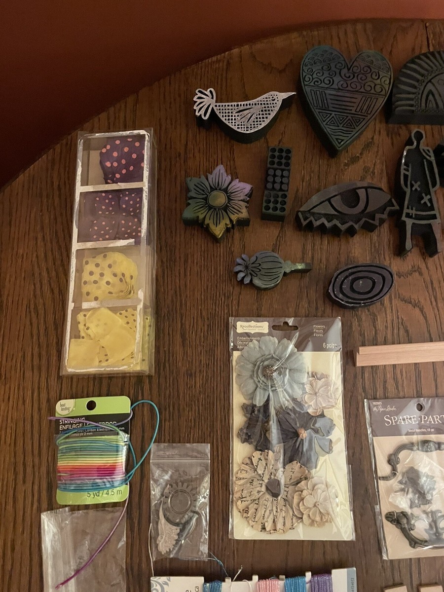 Craft Supplies / Scrapbooking / Flowers / Crafting / Dominos