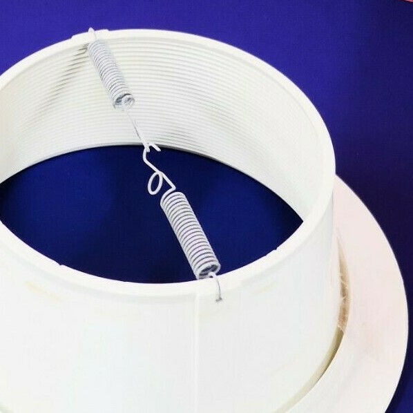 6-Inch WHITE STEPPED BAFFLE Recessed Can TRIM 75W R30 NEW JUNO Lighting 24W-WH