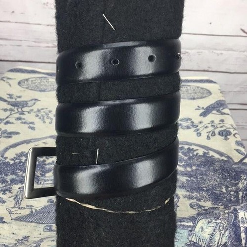 Perry Ellis Black kids Genuine Leather Belt Solid brass buckle size Small - Picture 2 of 8