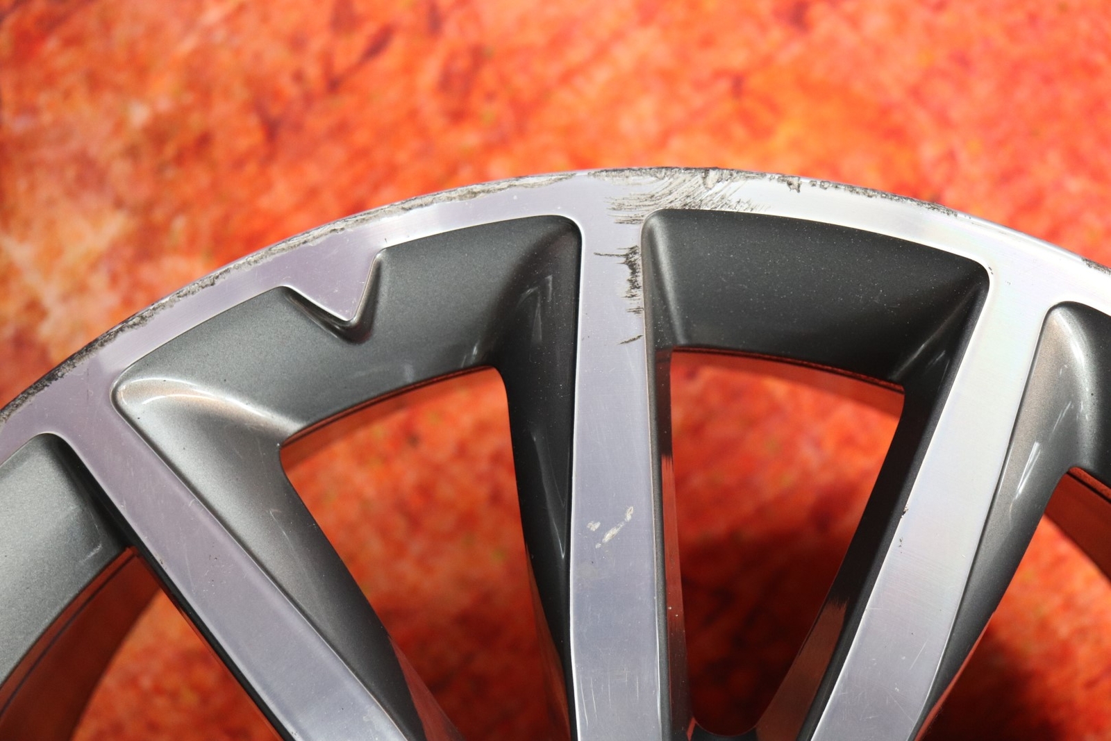 Maserati Ghibli 2013 14 15 16 17 2018 18" OEM Rim Wheel Rear 670010981 81220424
