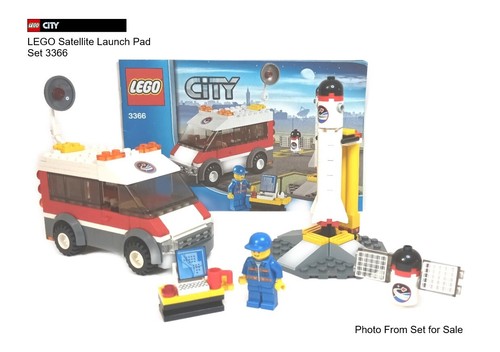 LEGO Satellite Launch Pad Set 3366 + Box - Picture 2 of 6