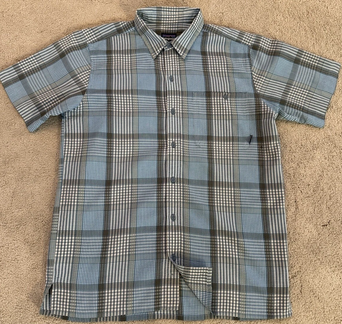 Patagonia Sz Medium Blue Gray White Puckerware Short Sleeve Button Up Shirt